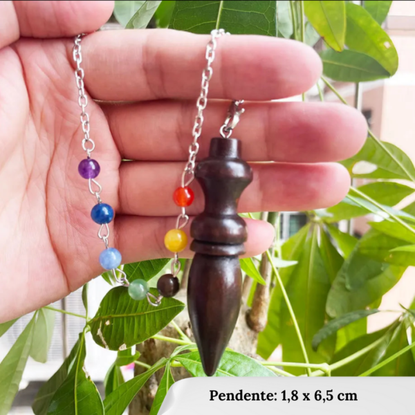 pendulo madeira com pedras dos 7 chakras