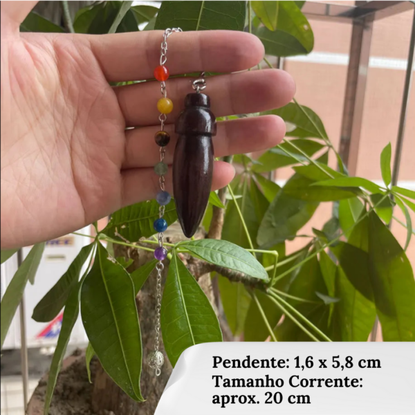 pendulo madeira com pedras dos 7 chakras